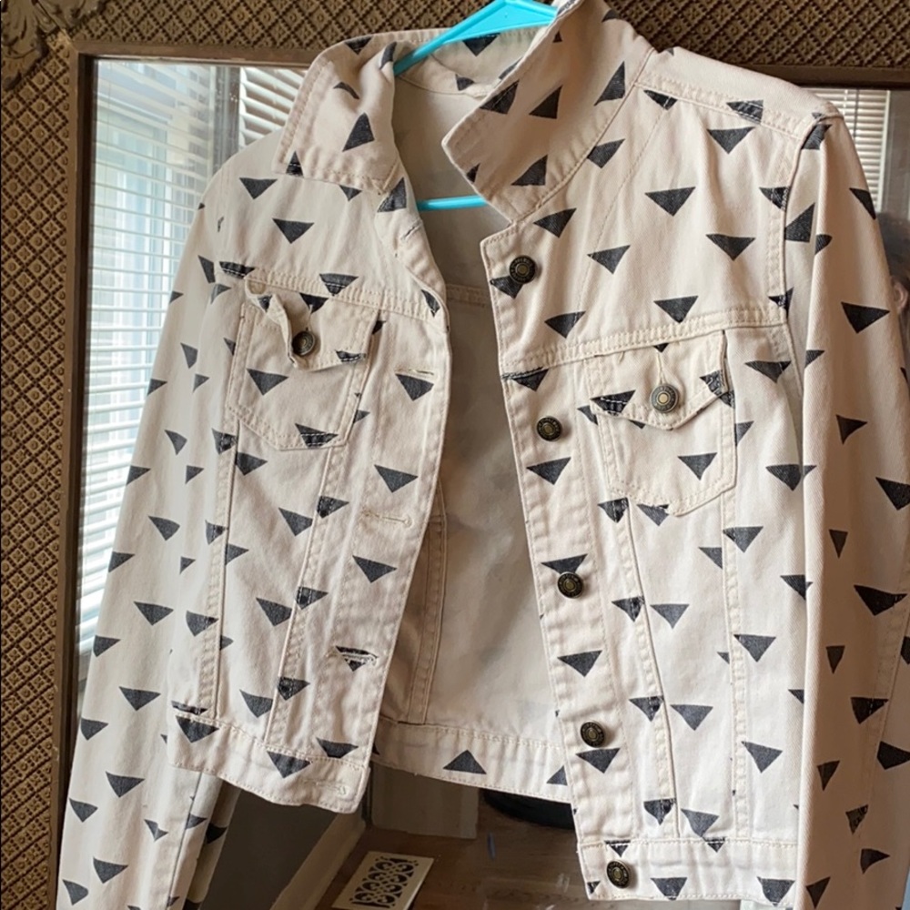 Triangle design jacket